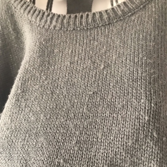 Grey Cold Shoulder Chunky Sweater with Vented High-Low Hem Love Riche size Small - Picture 11 of 11